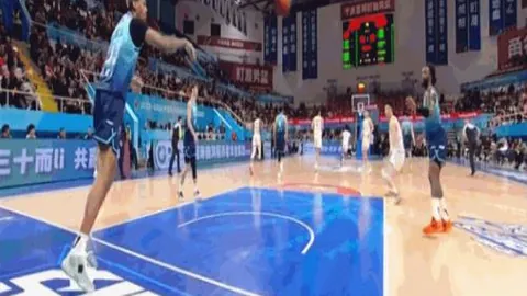 湖人逆转爵士攀升西部第5，浓眉哥33分11板詹姆斯27分14助惊险取胜